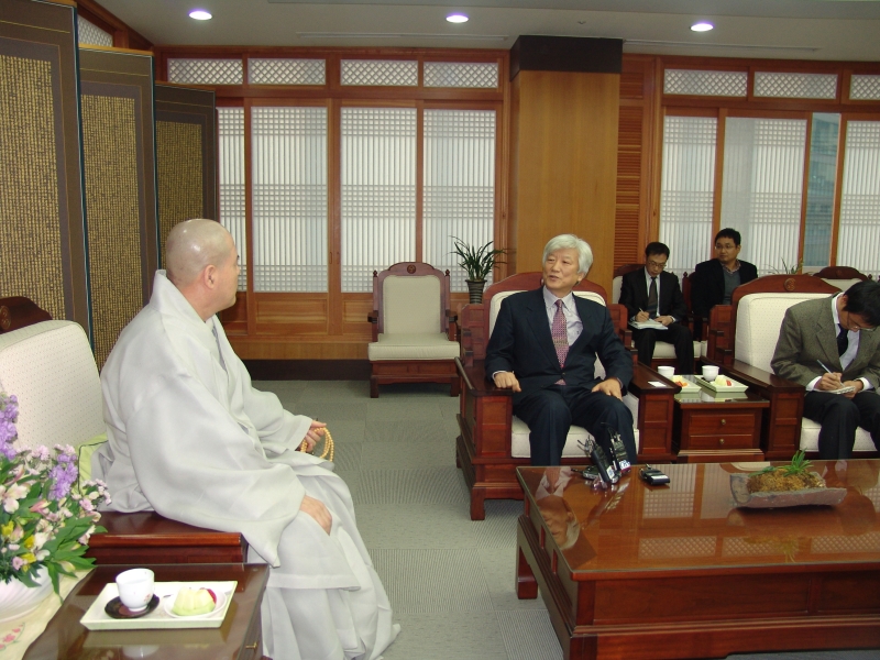 2010.12.20_NCC 총무 예방 (5)